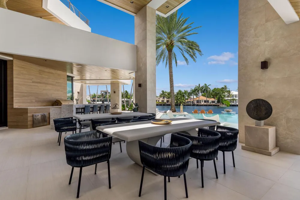 200 Fiesta Way Fort Lauderdale, FL 33301