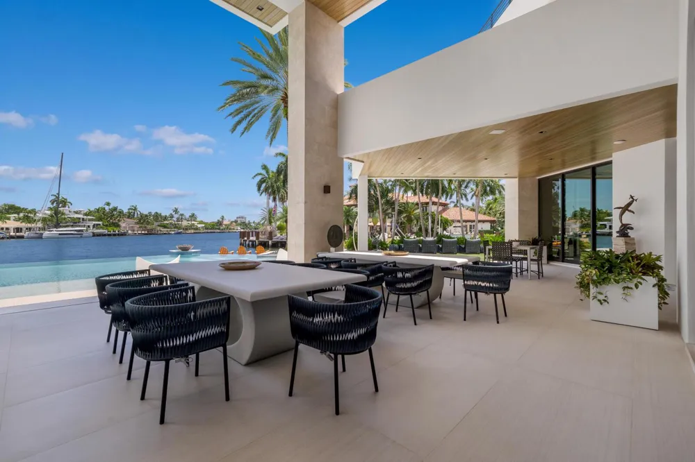 200 Fiesta Way Fort Lauderdale, FL 33301