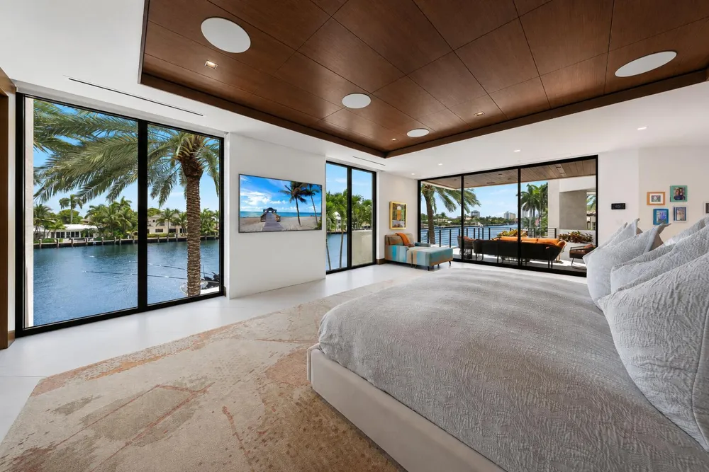 200 Fiesta Way Fort Lauderdale, FL 33301