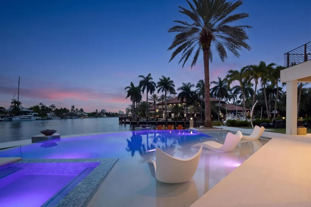 200 Fiesta Way Fort Lauderdale, FL 33301