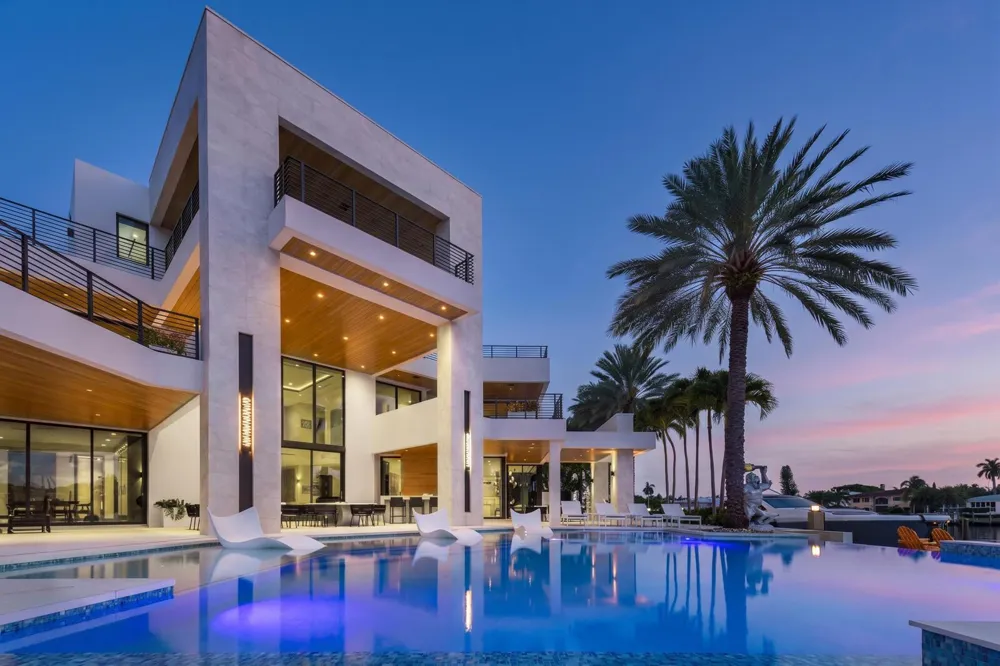 200 Fiesta Way Fort Lauderdale, FL 33301
