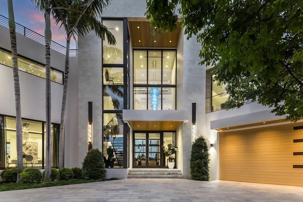 200 Fiesta Way Fort Lauderdale, FL 33301