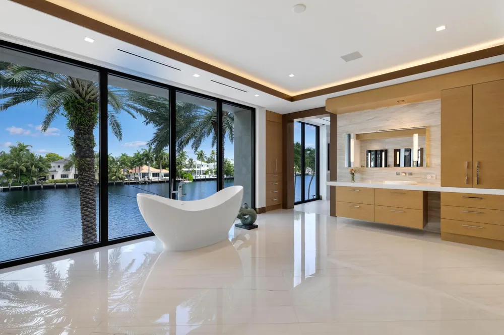 200 Fiesta Way Fort Lauderdale, FL 33301