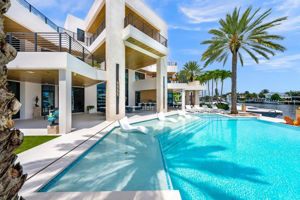 200 Fiesta Way Fort Lauderdale, FL 33301