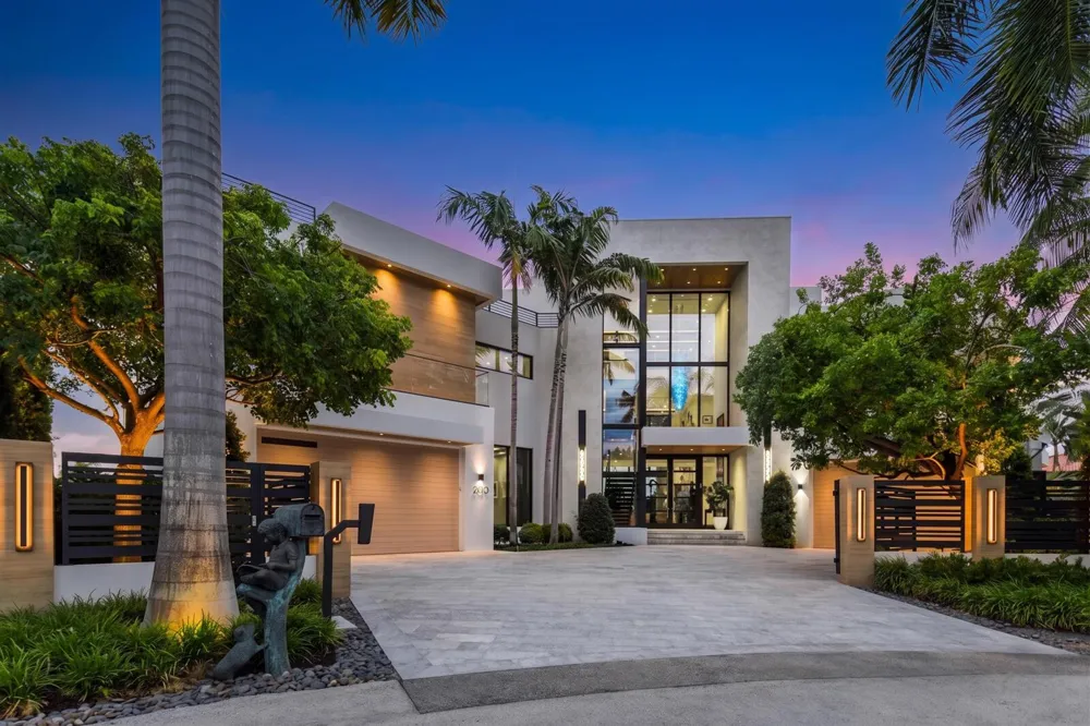 200 Fiesta Way Fort Lauderdale, FL 33301
