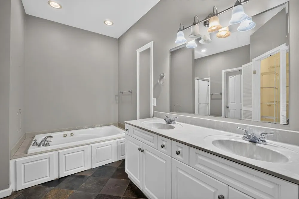 2960 Old Walton Cir Cookeville, TN 38506