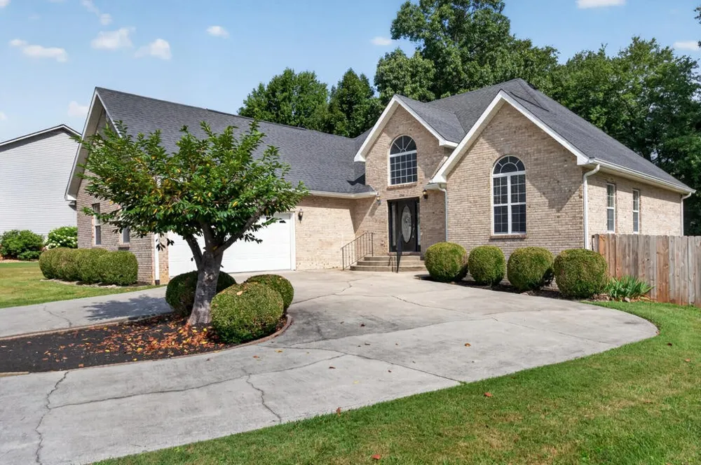 2960 Old Walton Cir Cookeville, TN 38506
