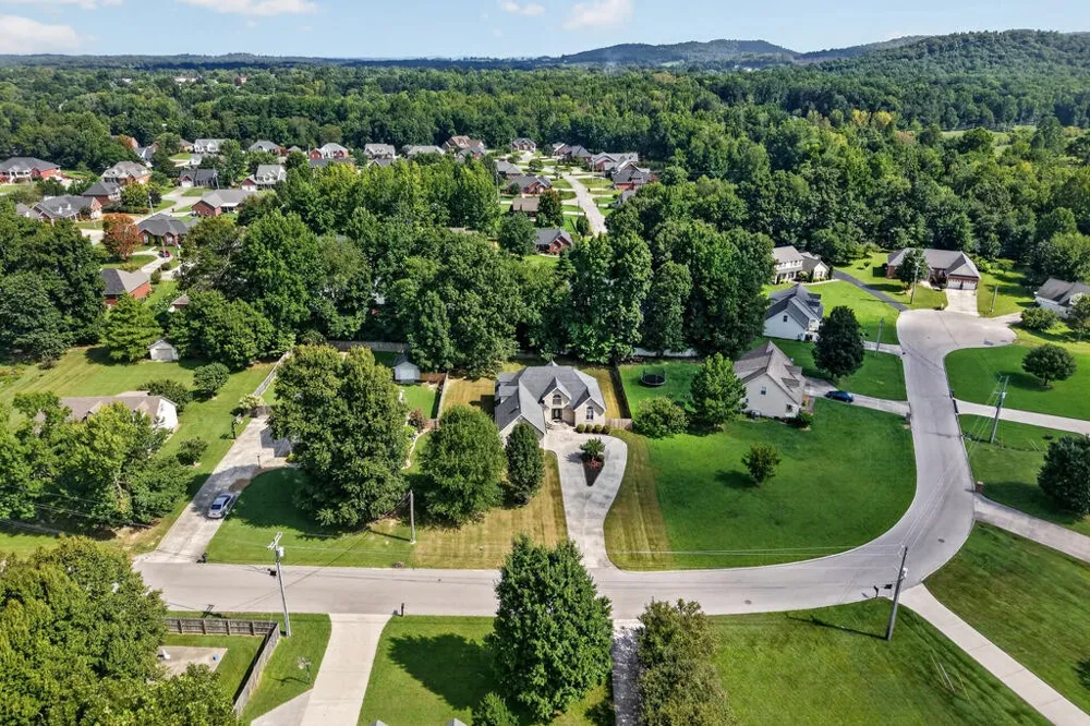 2960 Old Walton Cir Cookeville, TN 38506