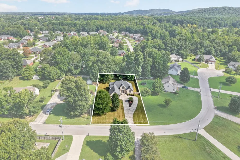 2960 Old Walton Cir Cookeville, TN 38506
