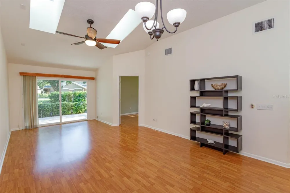 678 SCARLET OAK CIRCLE #114 Altamonte Springs, FL 32701