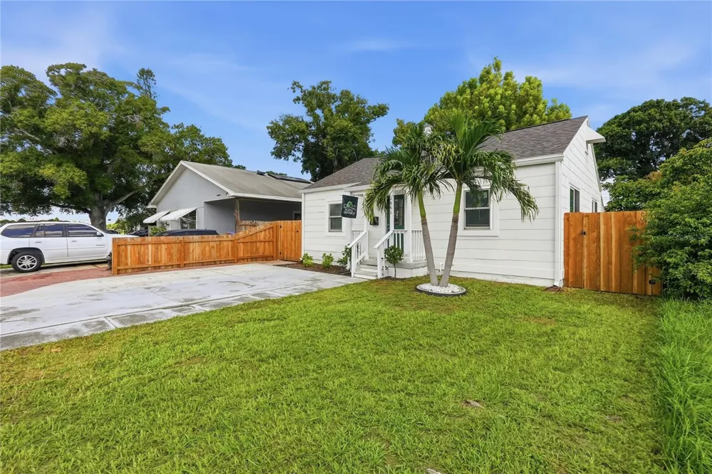 2861 17TH AVENUE St Petersburg, FL 33713