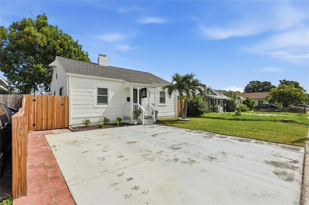 2861 17TH AVENUE St Petersburg, FL 33713