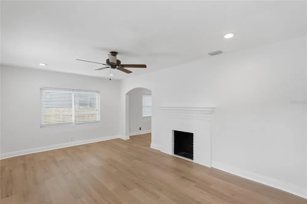 2861 17TH AVENUE St Petersburg, FL 33713