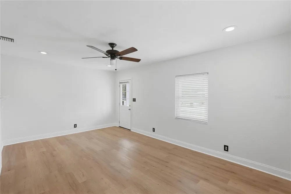 2861 17TH AVENUE St Petersburg, FL 33713