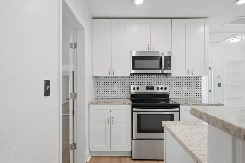 2861 17TH AVENUE St Petersburg, FL 33713