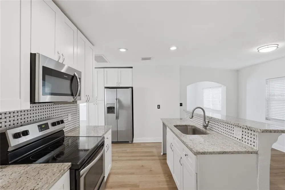 2861 17TH AVENUE St Petersburg, FL 33713