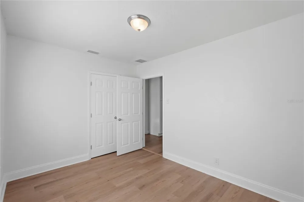 2861 17TH AVENUE St Petersburg, FL 33713