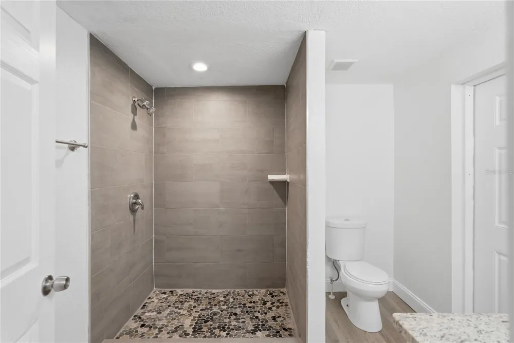 2861 17TH AVENUE St Petersburg, FL 33713