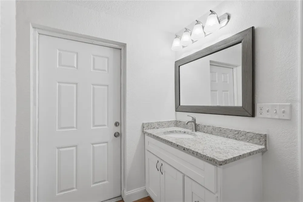 2861 17TH AVENUE St Petersburg, FL 33713