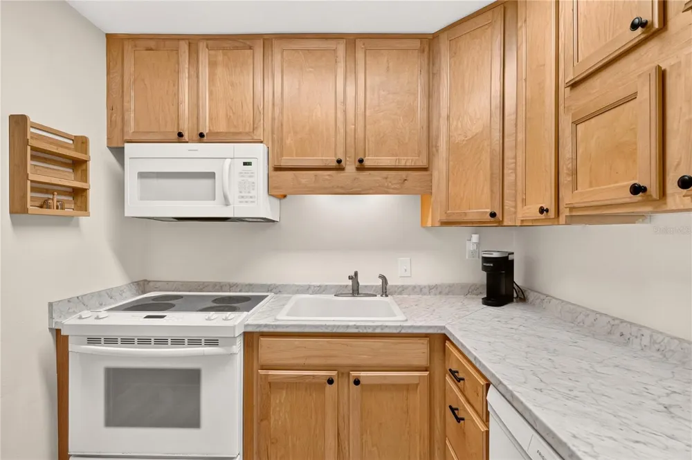 2842 SW 14TH DRIVE #103 Gainesville, FL 32608