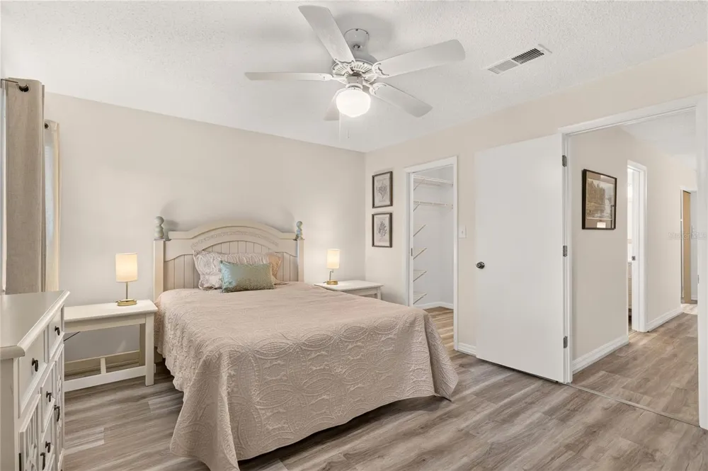 2842 SW 14TH DRIVE #103 Gainesville, FL 32608