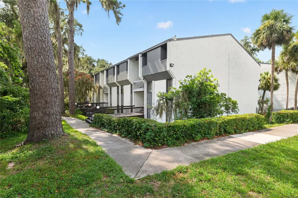2842 SW 14TH DRIVE #103 Gainesville, FL 32608
