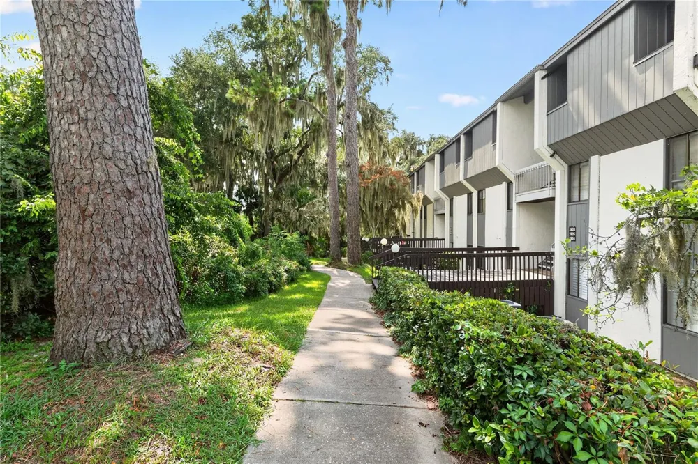 2842 SW 14TH DRIVE #103 Gainesville, FL 32608
