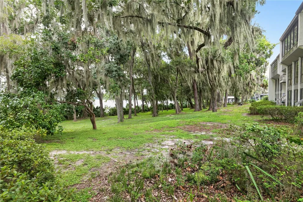 2842 SW 14TH DRIVE #103 Gainesville, FL 32608