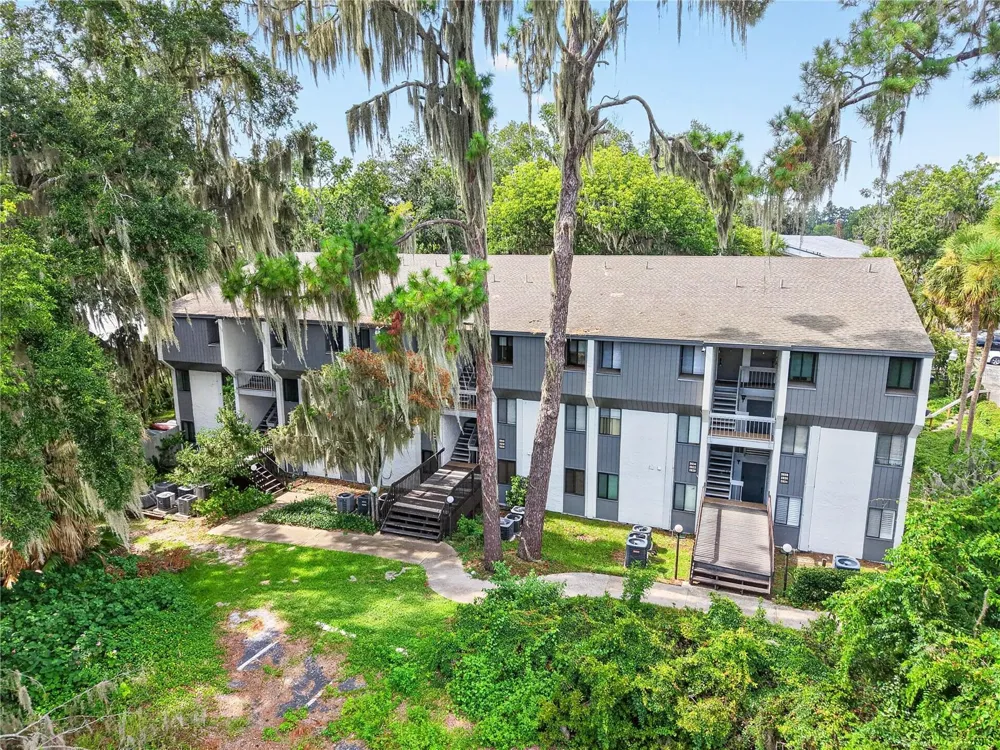 2842 SW 14TH DRIVE #103 Gainesville, FL 32608