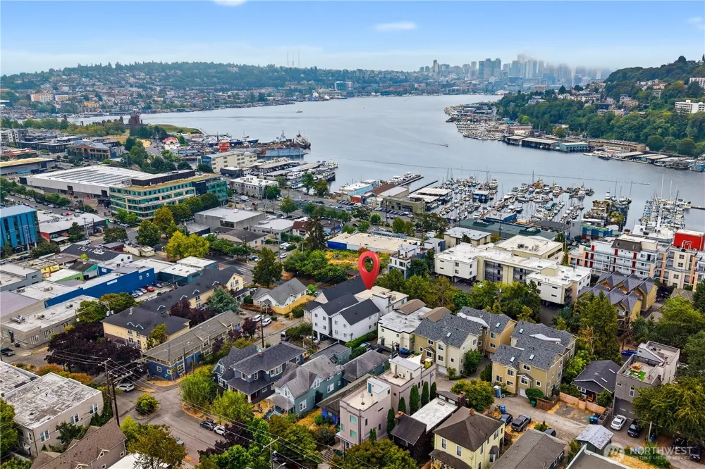 952 35th Street #102 Seattle, WA 98103