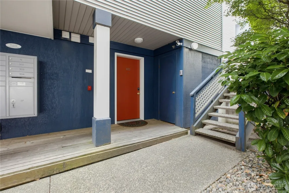 952 35th Street #102 Seattle, WA 98103