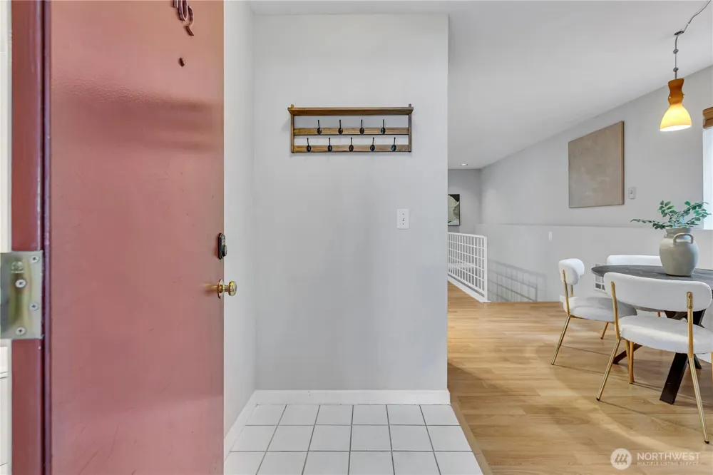 952 35th Street #102 Seattle, WA 98103