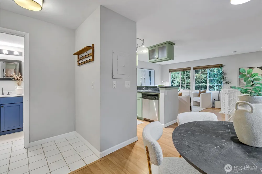 952 35th Street #102 Seattle, WA 98103