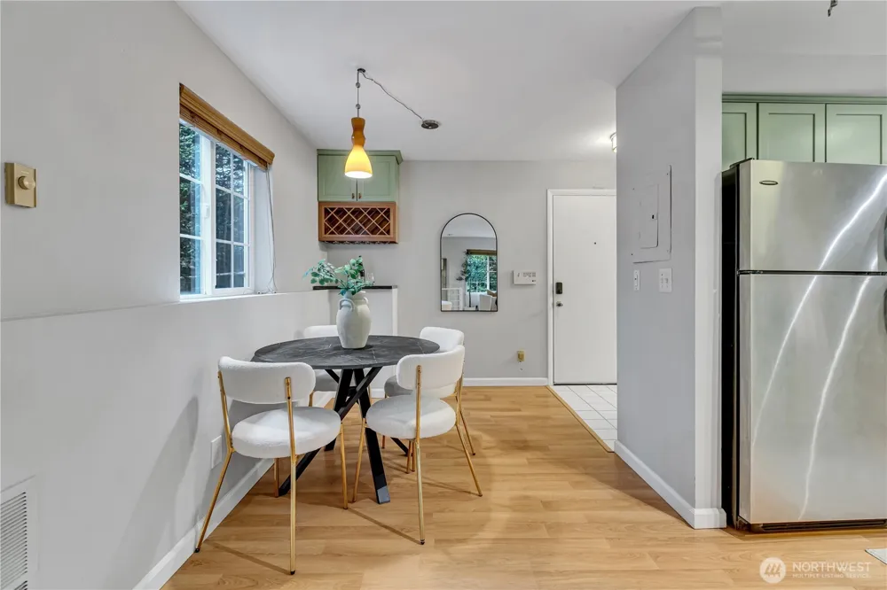 952 35th Street #102 Seattle, WA 98103