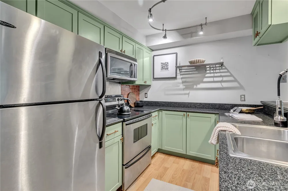 952 35th Street #102 Seattle, WA 98103