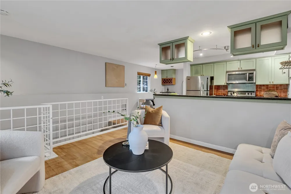 952 35th Street #102 Seattle, WA 98103
