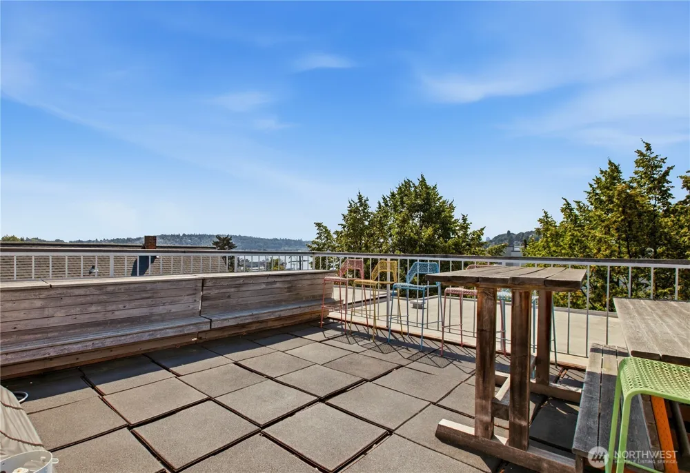 952 35th Street #102 Seattle, WA 98103