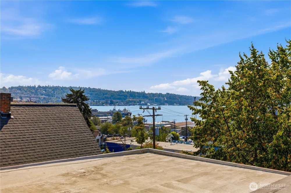 952 35th Street #102 Seattle, WA 98103
