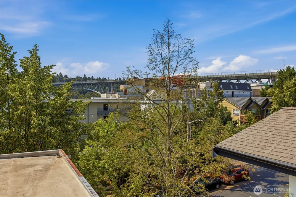 952 35th Street #102 Seattle, WA 98103