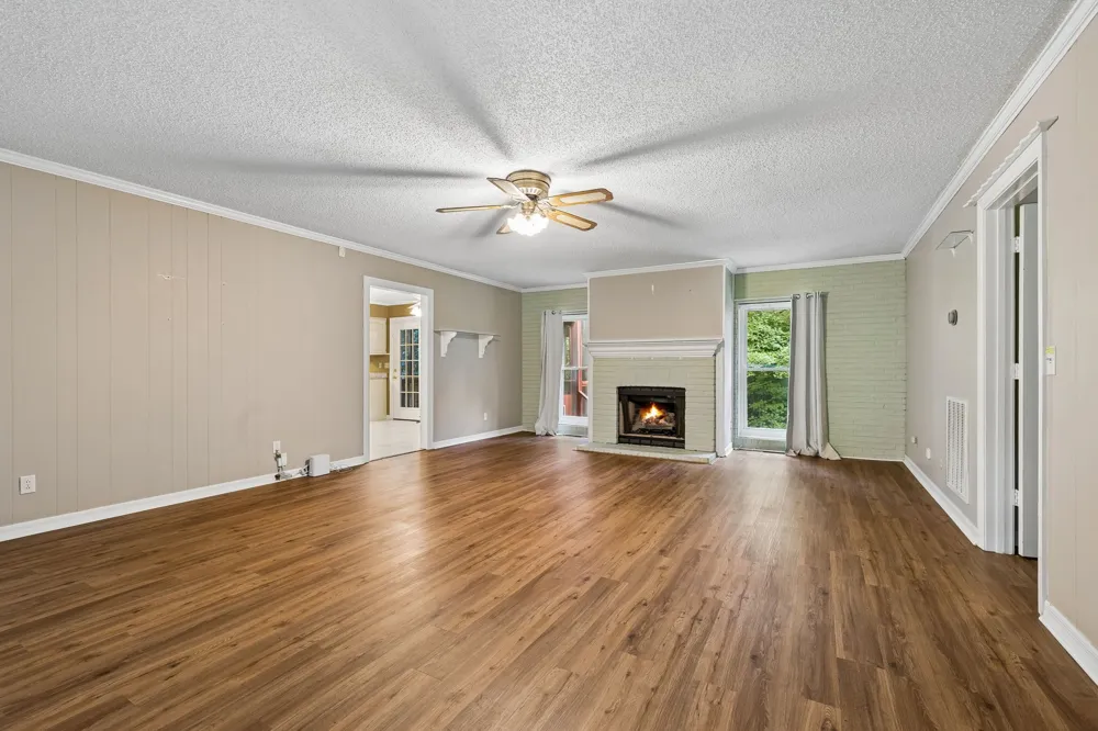 1912 Graceland Dr Goodlettsville, TN 37072