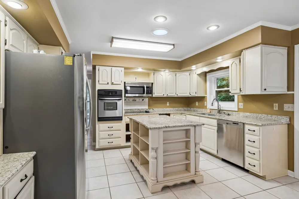 1912 Graceland Dr Goodlettsville, TN 37072