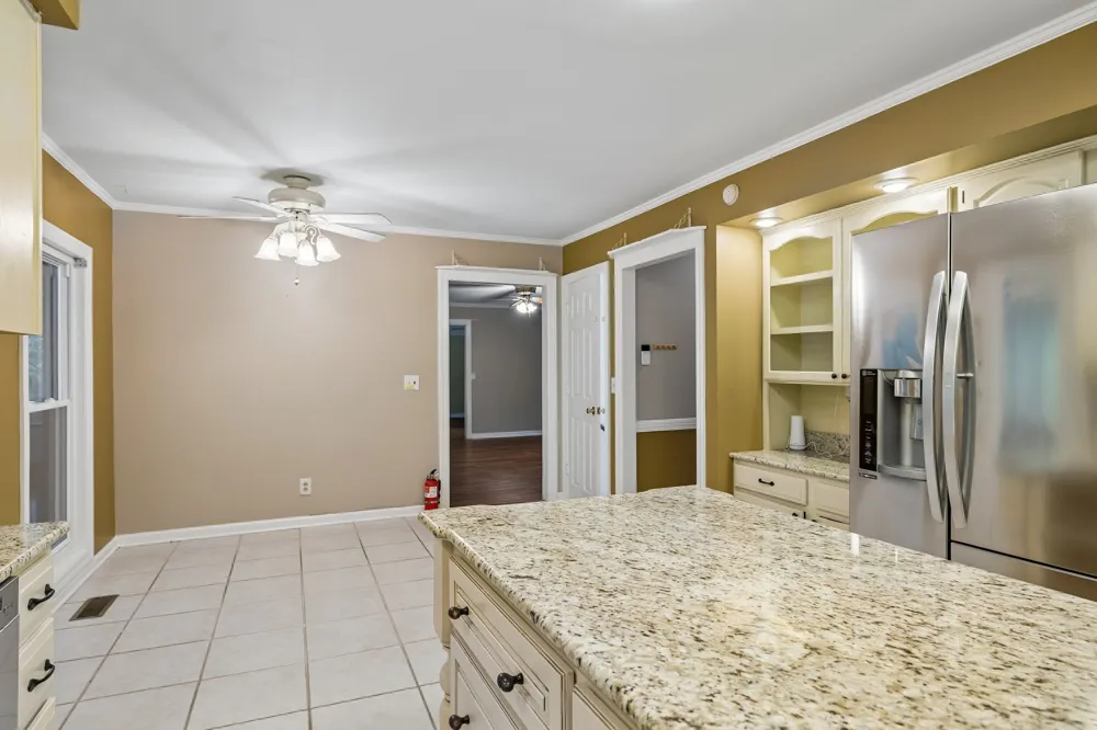 1912 Graceland Dr Goodlettsville, TN 37072