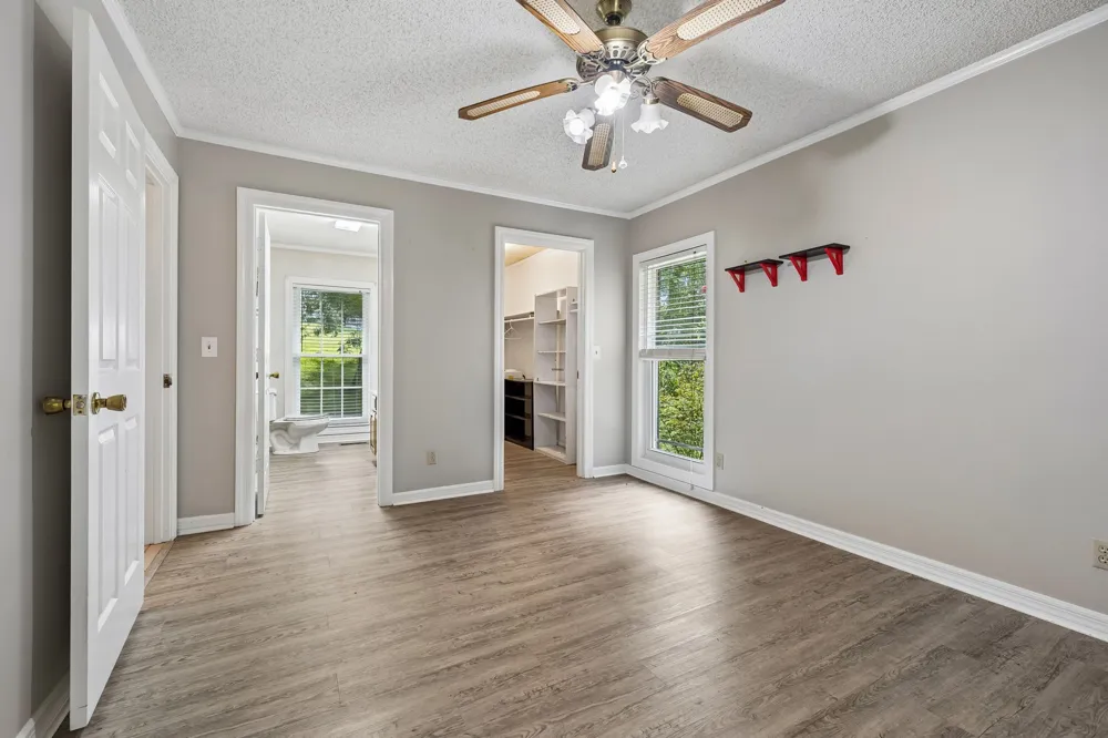 1912 Graceland Dr Goodlettsville, TN 37072
