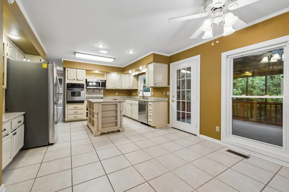 1912 Graceland Dr Goodlettsville, TN 37072