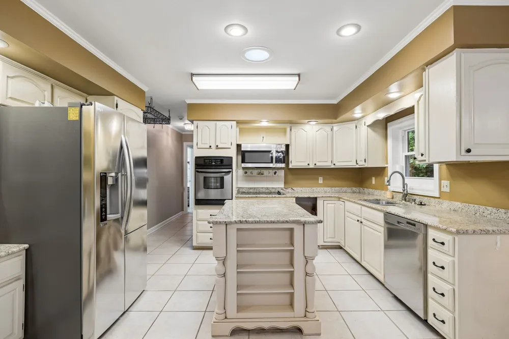 1912 Graceland Dr Goodlettsville, TN 37072
