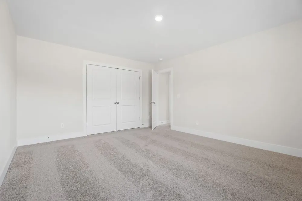 1433 Charles Dr Chapel Hill, TN 37034