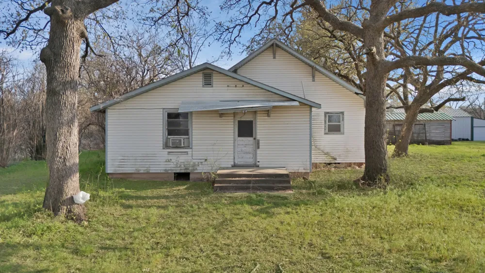 202 Johns Drive Chico, TX 76431
