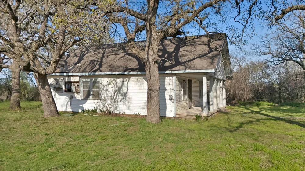 202 Johns Drive Chico, TX 76431