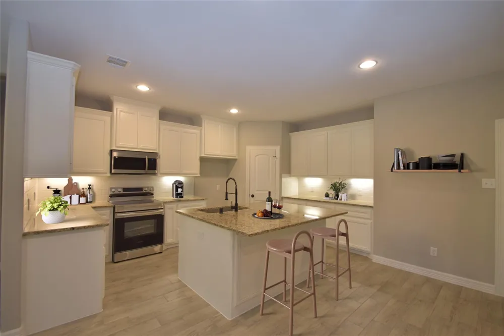 1920 Rollingwood Drive Huntsville, TX 77340