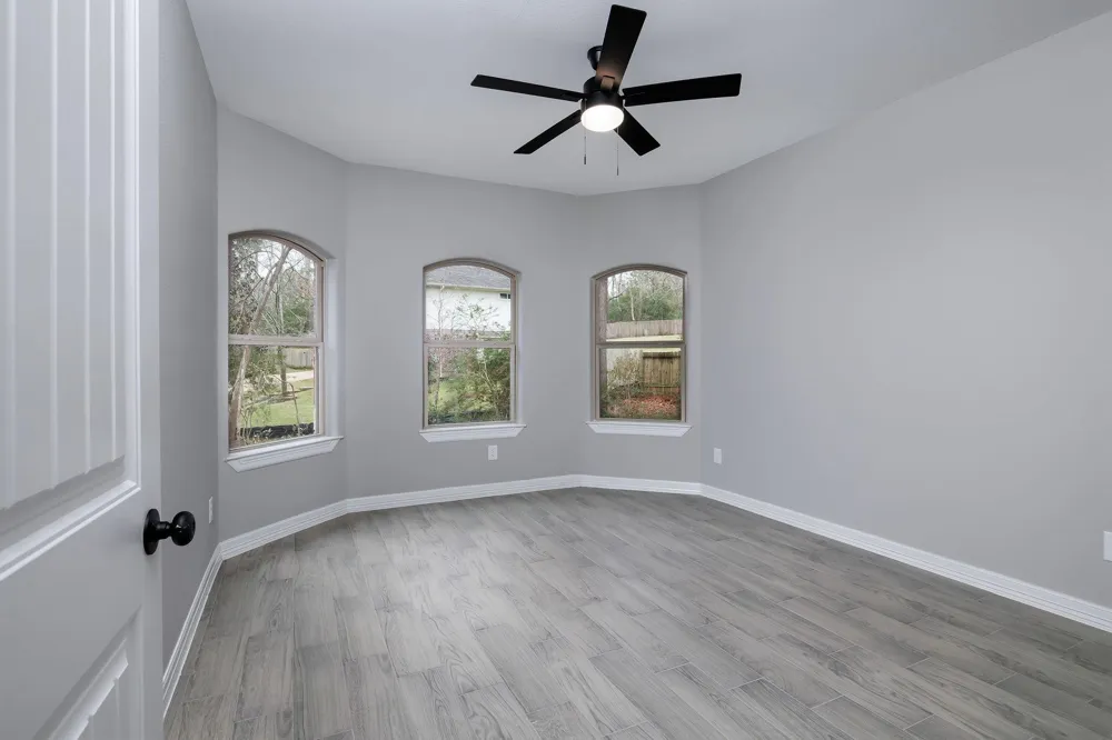 1920 Rollingwood Drive Huntsville, TX 77340